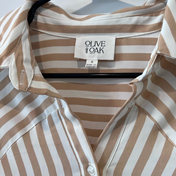 Women’s Button up Blouse - Picture 3 of 4